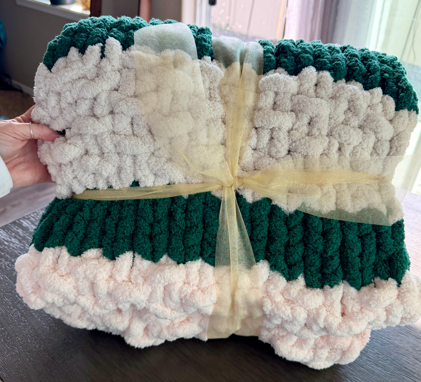 Cuddle Up In Style! Chunky Finger Knit In Hunter Green, Pale Pink & Cream