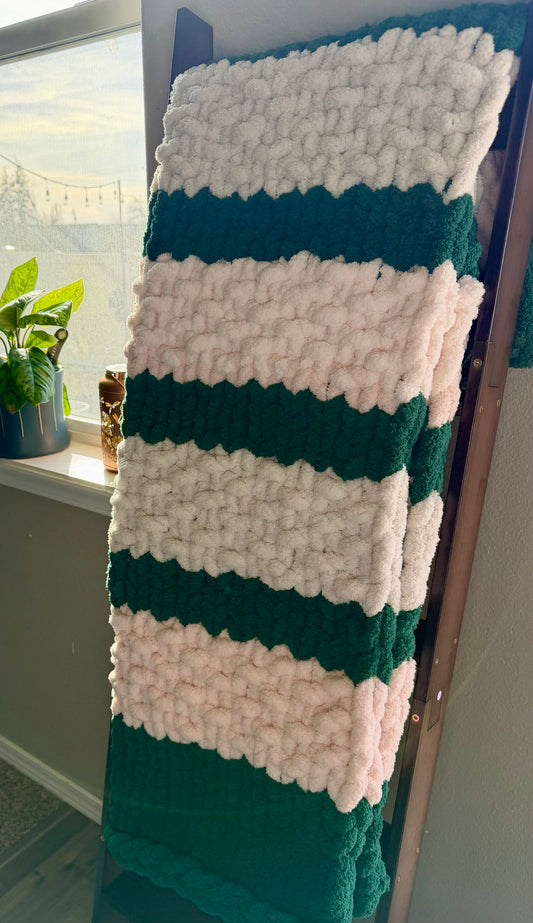 Cuddle Up In Style! Chunky Finger Knit In Hunter Green, Pale Pink & Cream