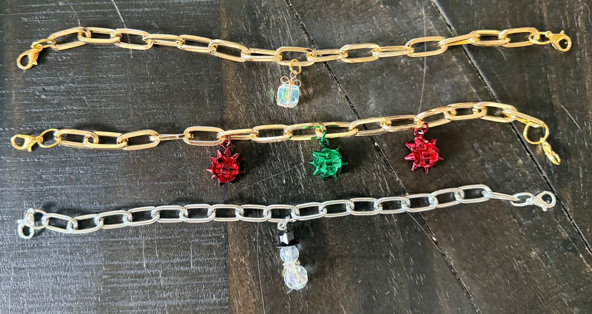 Christmas Hat Chains: 9 Sassy Holiday Chains for Truckers