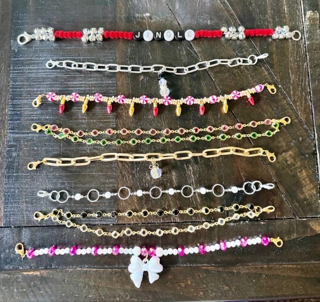 Christmas Hat Chains: 9 Sassy Holiday Chains for Truckers